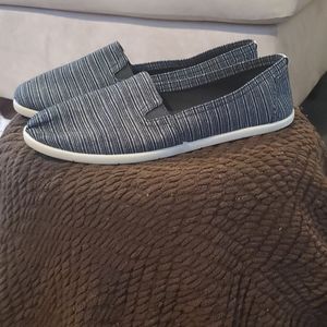 Black and white flats